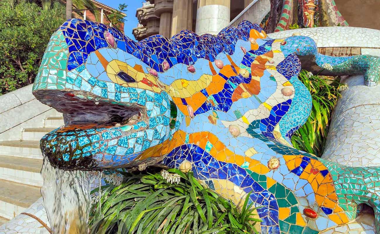 Close up of the famous tiled lizard in park guell