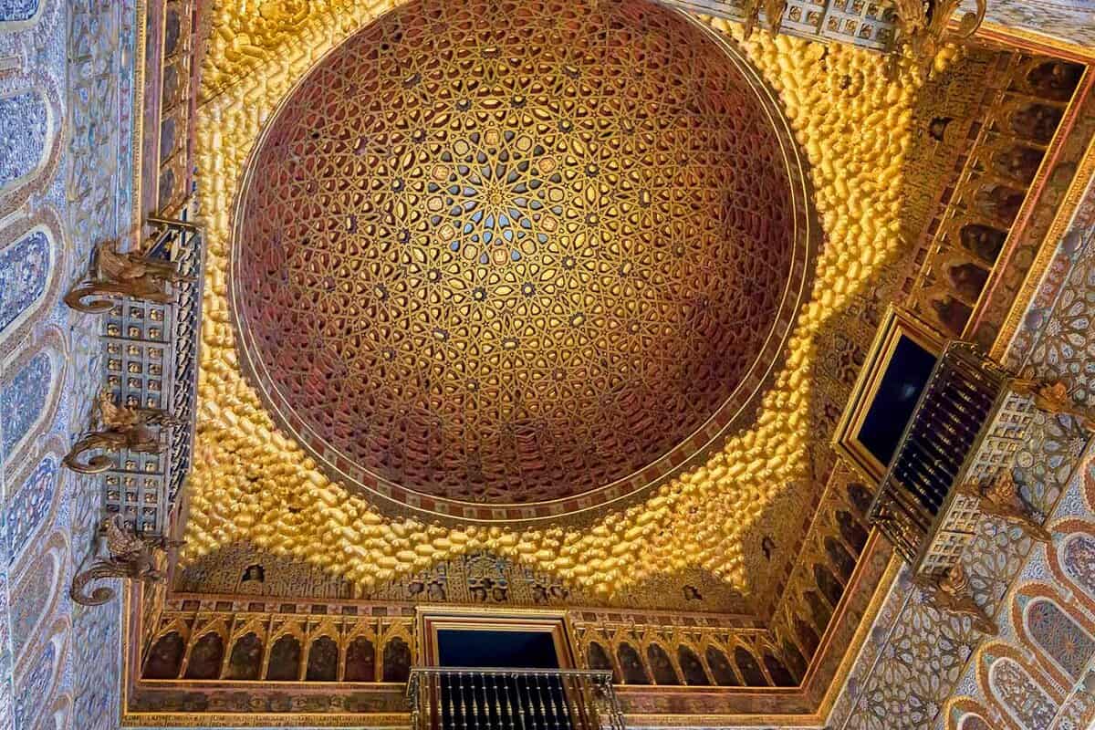 Close up of the dome, showing intricate gold patterning
