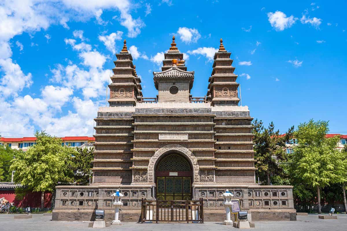 front entrance to Wuta Temple