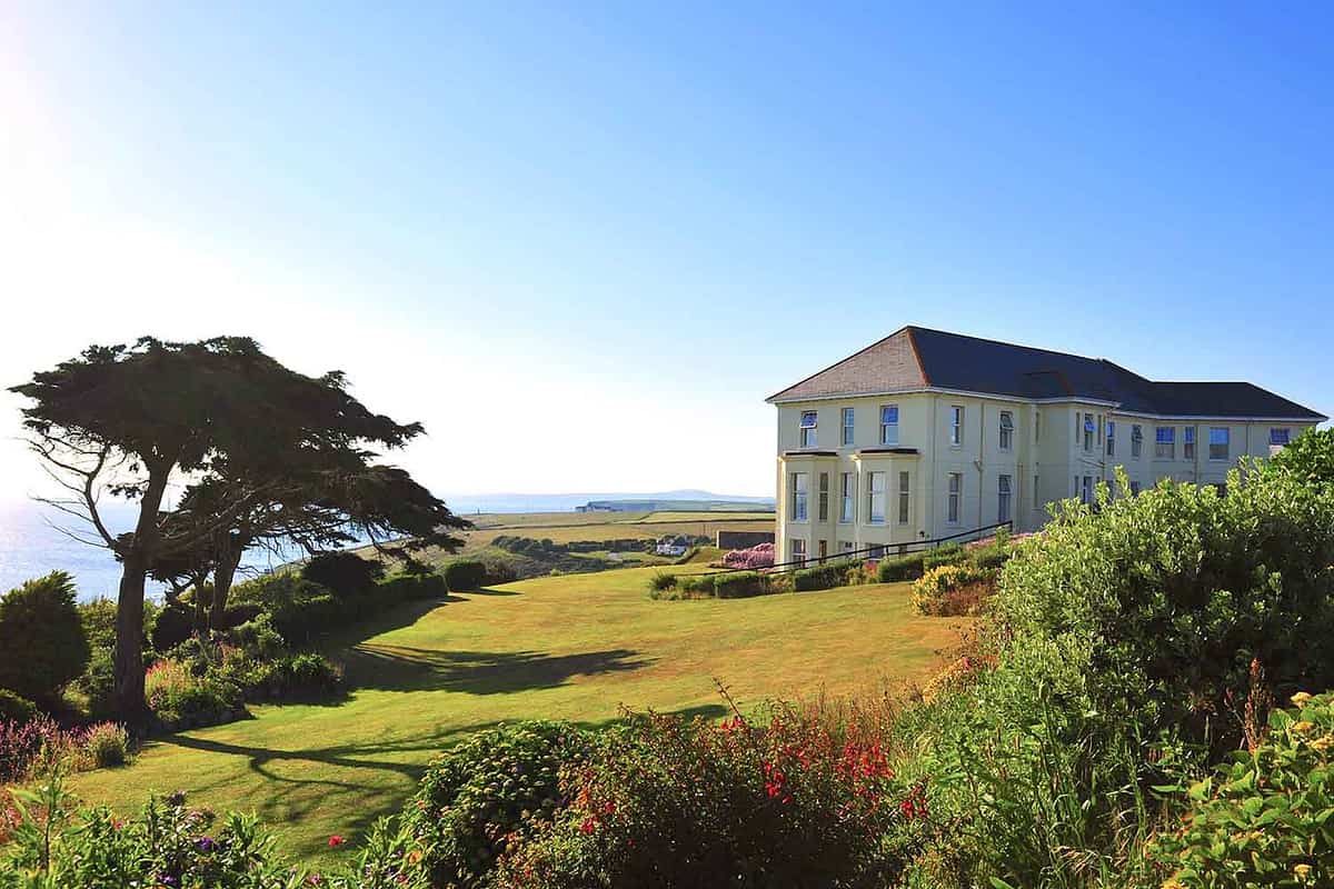 Camelot Castle Hotel, editorial image. Image of architecture - 161165555, image size:1200x800