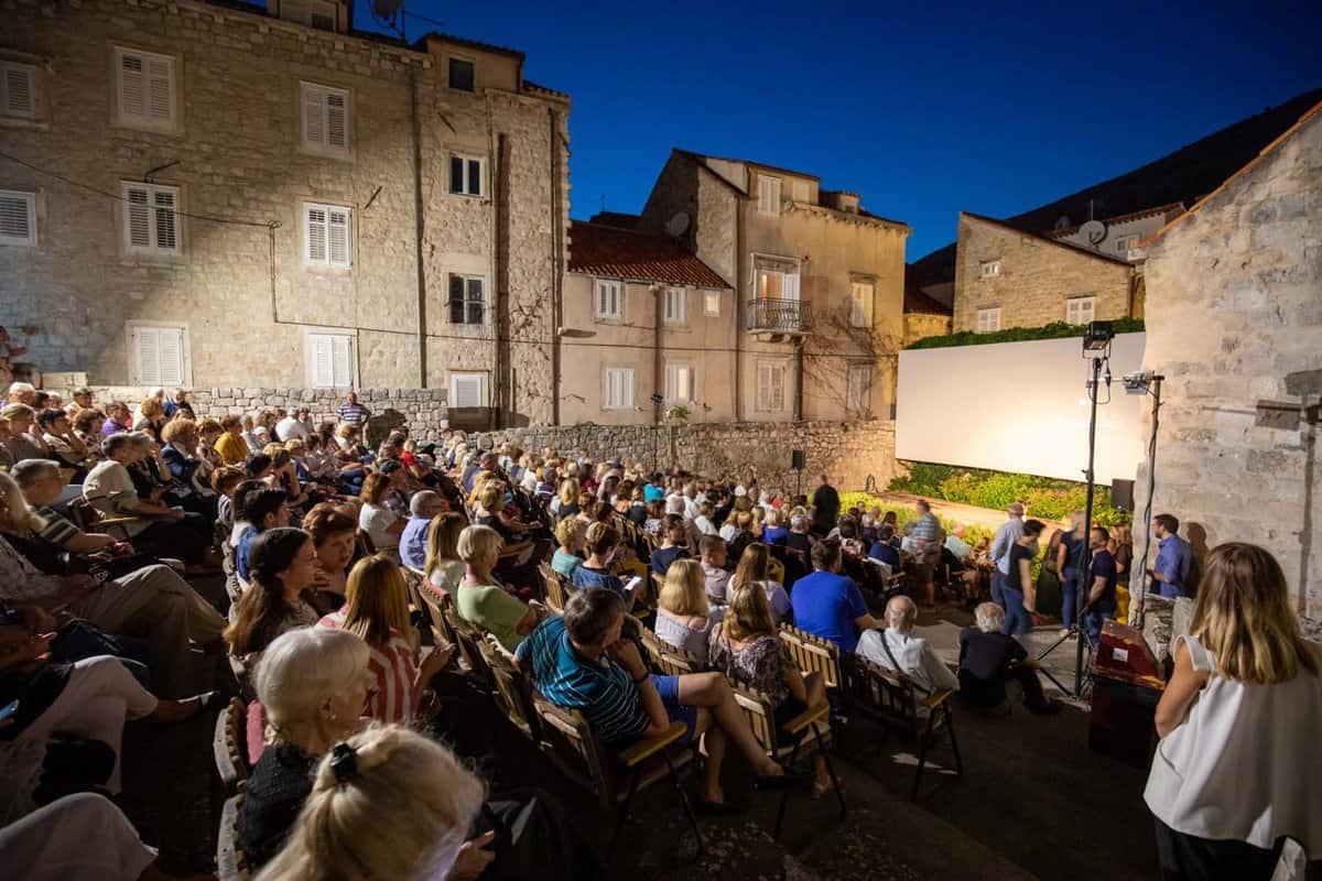 Crowds at the Dubrovnik Festival