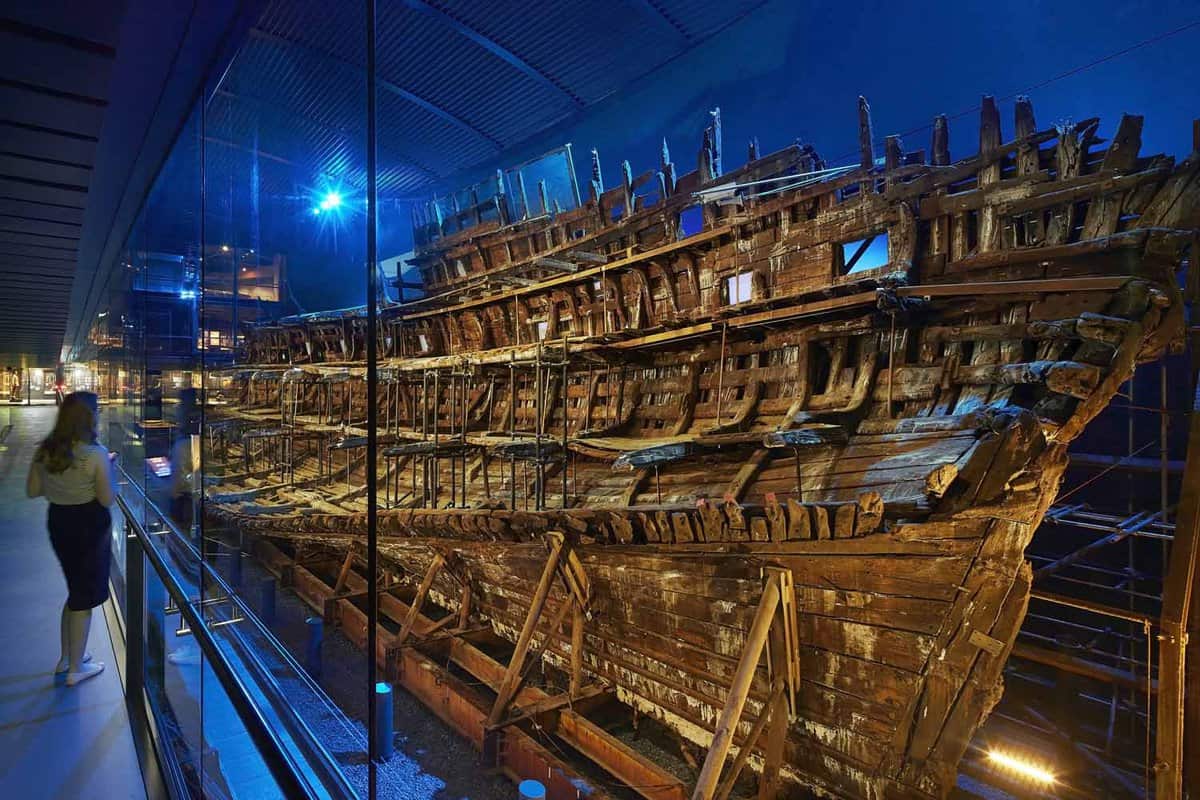 The shipwreck on show in a lighted internal gallery
