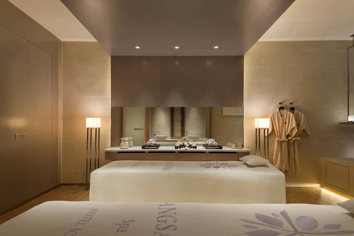 Luxurious and comfortable spa room