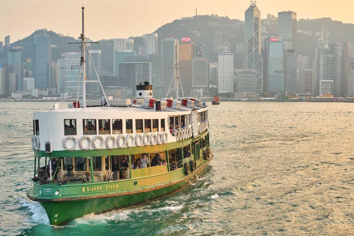 Boat tours of Victoria Harbour