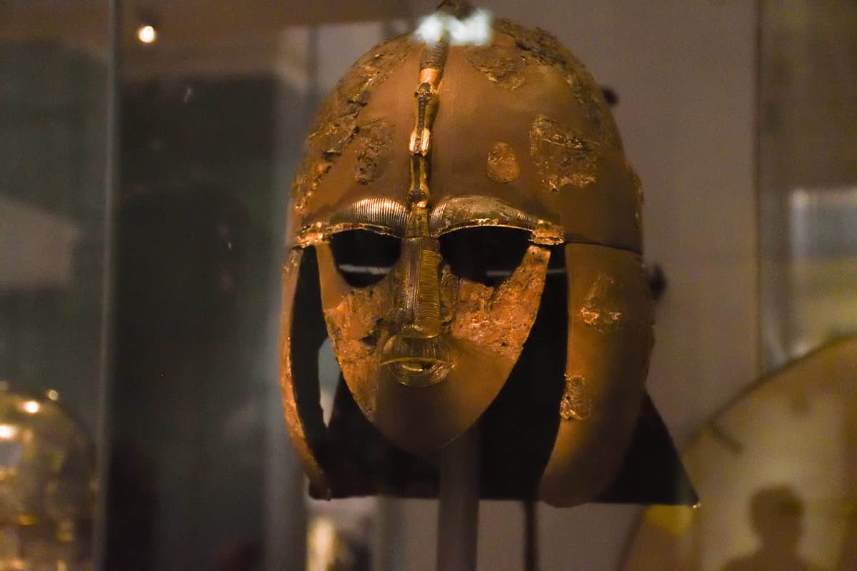 Close of an museum exhibit resembling a helmet