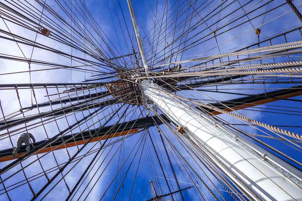 Worm's eye view of the mast and sail ropes