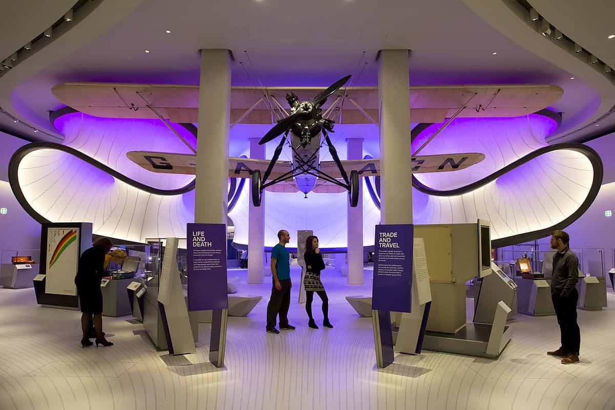 Scientific interactive exhibits in the London Science Museum