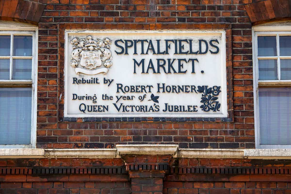 Close up of the market sign during the daytime