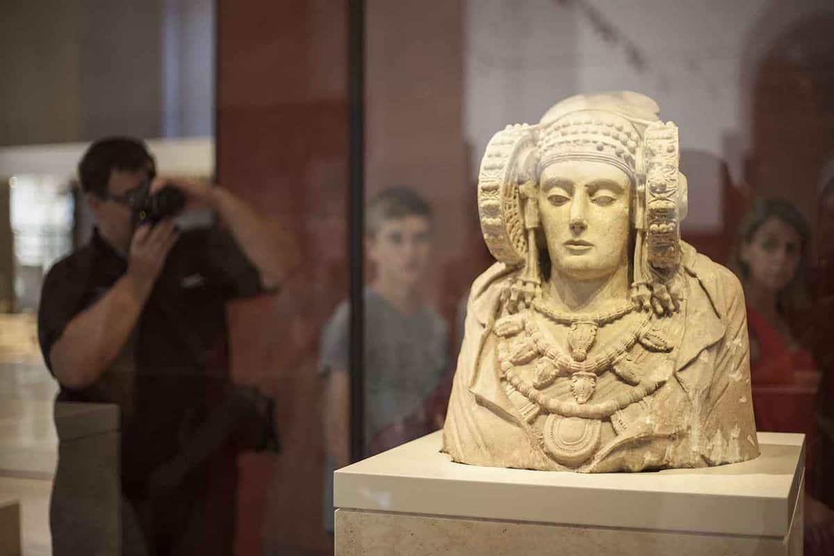 View of a stone busy in a display cabinet