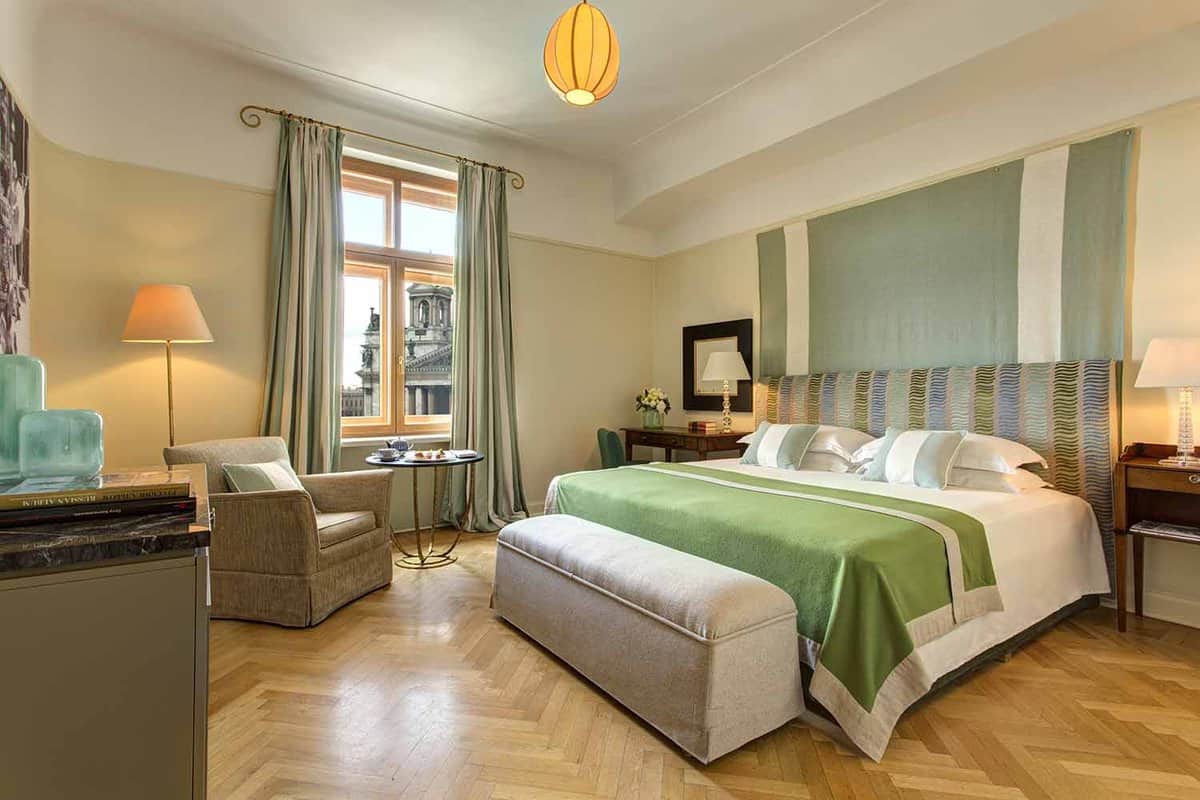 Double bedroom with french doors