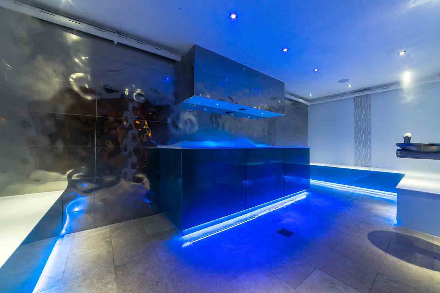 Interior plunge pool