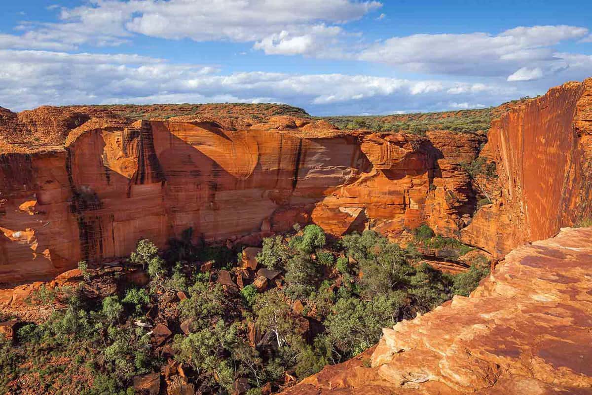 OverviPanoramic view of Kings Canyon, Northern Territory, Australiaew of a red canyon
