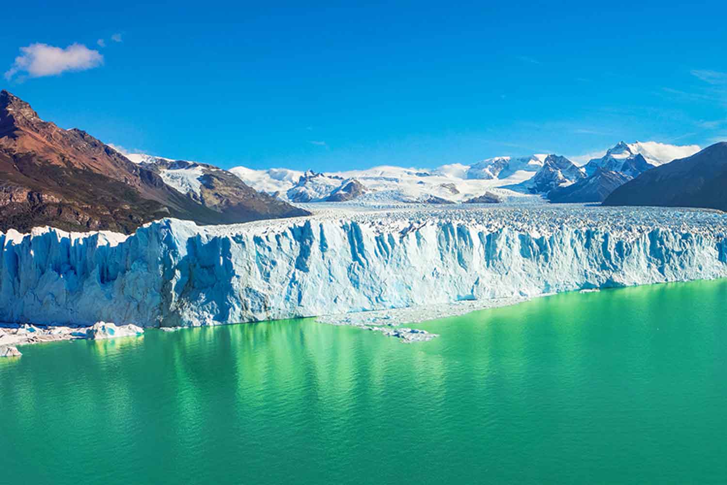 Large glacier wall of ice